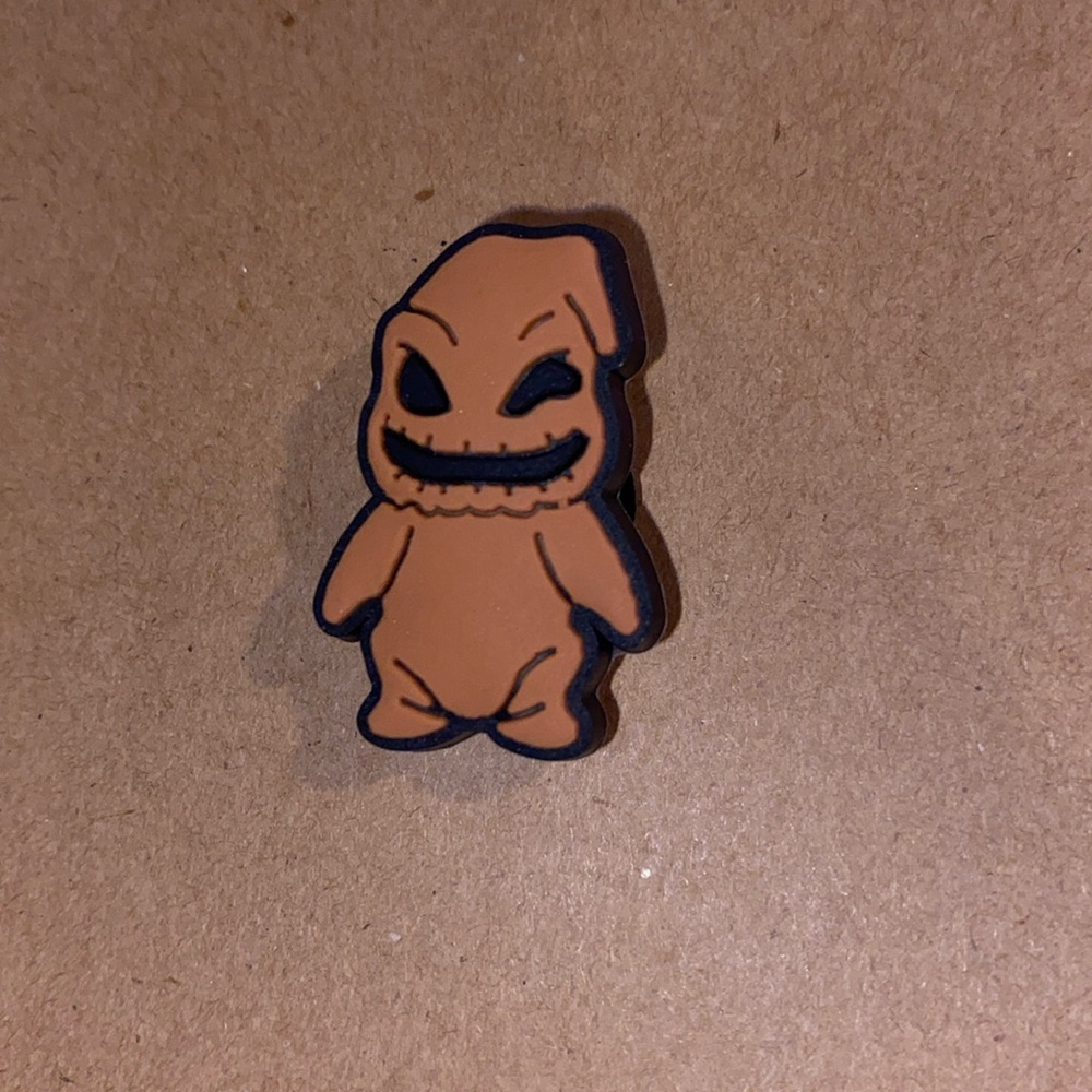 π6/$12π Oogie Boogie Croc Charm